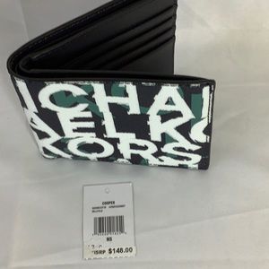 NWT Michael Kors Cooper Billfold wallet